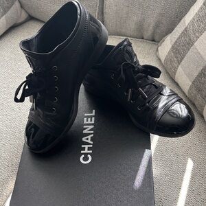 CHANEL Lacets Black Sneakers sz37